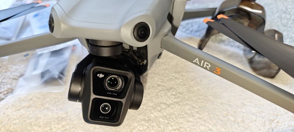 Дрон DJI Air 3 - Dual Camera (4K/60fps), Като нов, Само на 7 полета