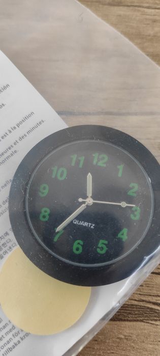 Часы для авто ( кварцевые)