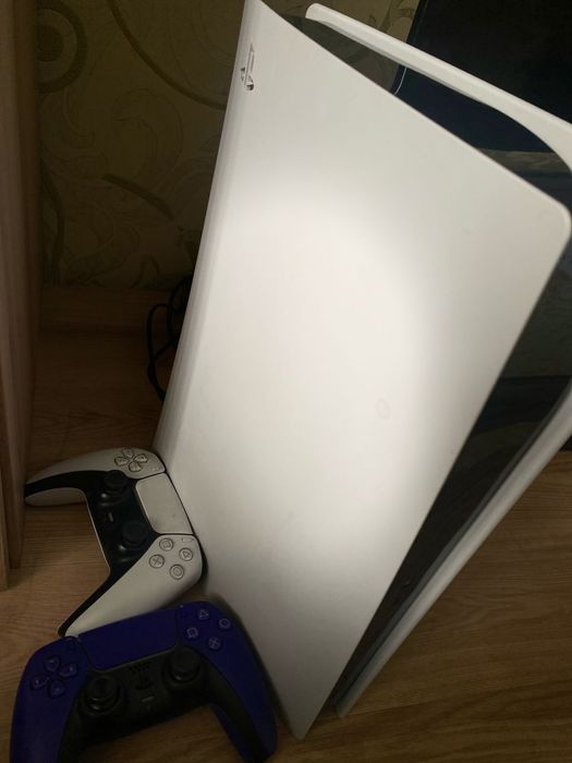 Продам Sony PlayStation 5