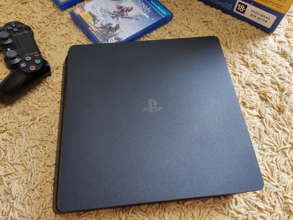 Продам PS4 Slim 1ТВ
