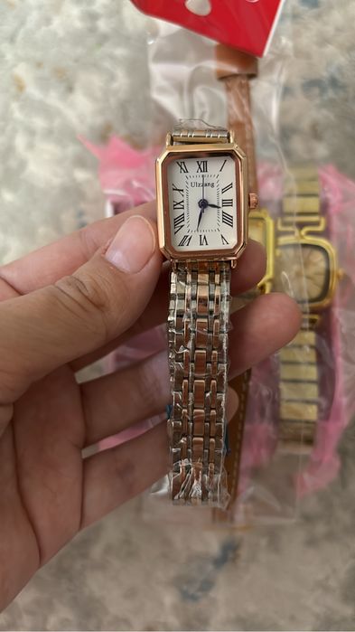 Продам часы женские