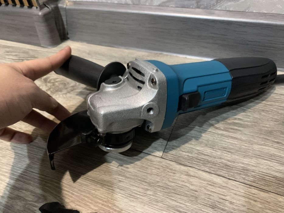 Болгарка и лазерный уровень