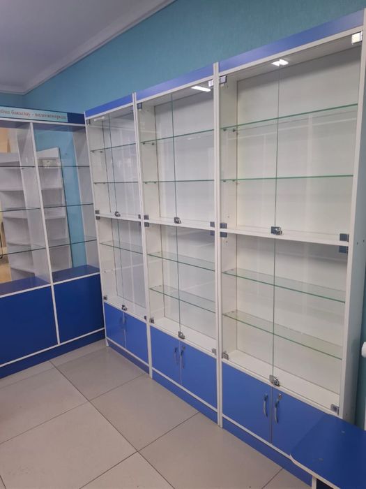 Продам Аптечные, магазинные витрины