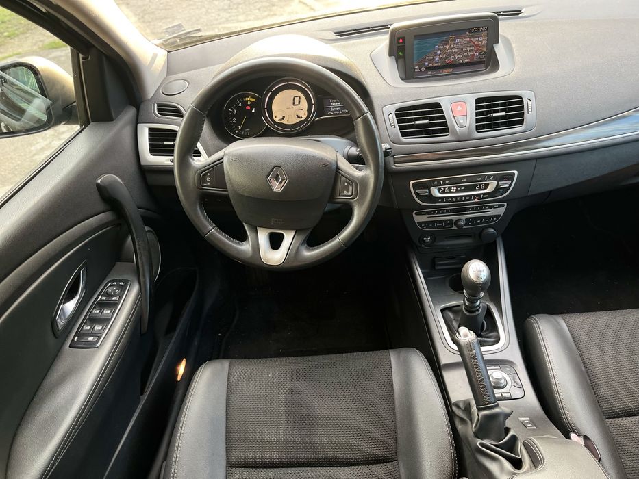 Рено Меган Мотор Броня Фар Капак Дюза Турбо Врата Салон Врата Огледало