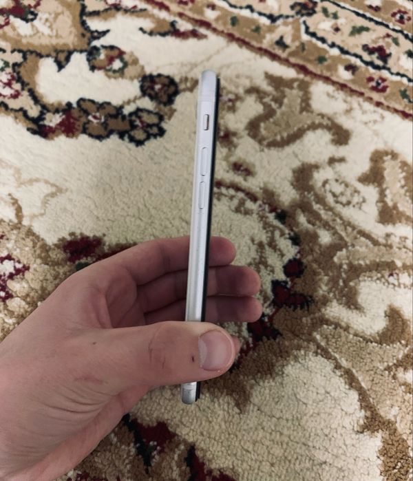 iPhone se сатылады