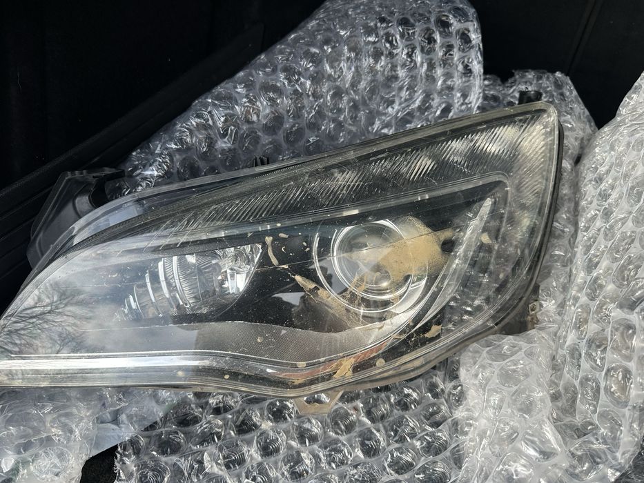 Фарове Опел Астра  J Би Ксенон DRL AFL завиващи