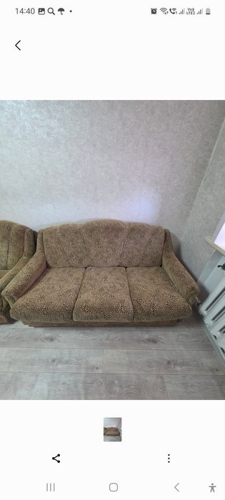 Диван с двумя креслами.