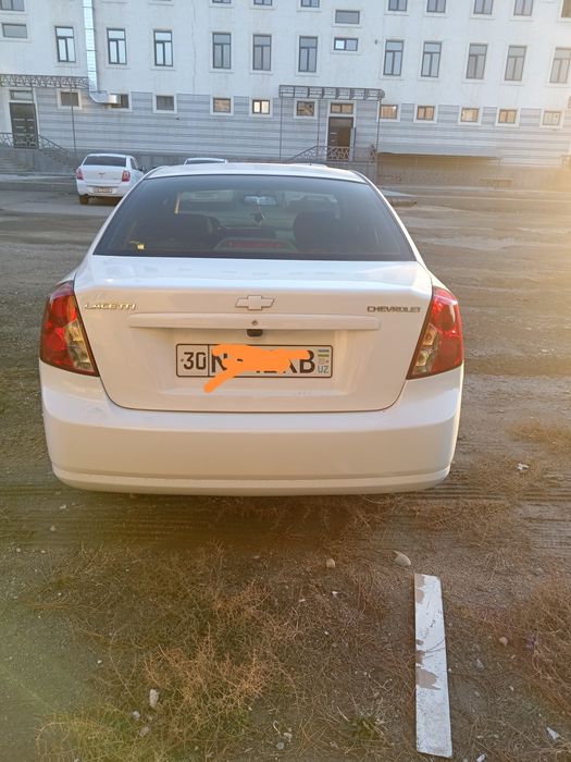 Lacetti Chevrolet sotiladi, 1,8.  100 talik Metan gaz. Xolati a'lo, ur