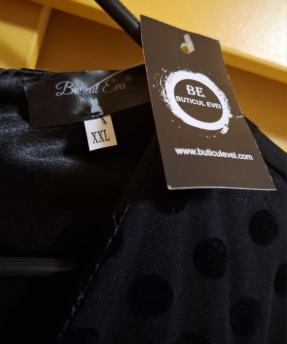 Vand rochie neagra noua