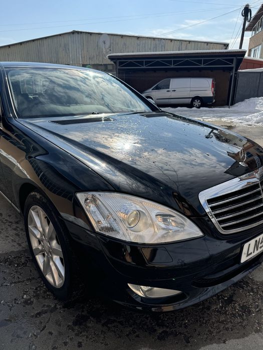 Aripa Mercedes w221 s-class dr/st stare impecabila! NEAGRA