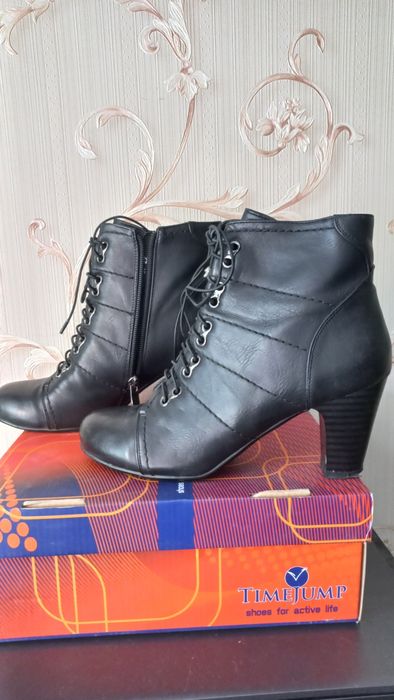 Продам обувь. Ботинки.