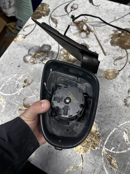 Oglindă stânga vw golf 6.cod:5k0857501.CD.