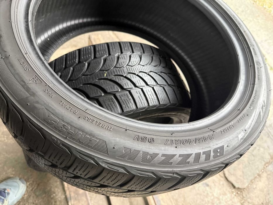 # 2x Anvelope Iarna 245/40 R17 - Bridgestone Blizzak LM 32