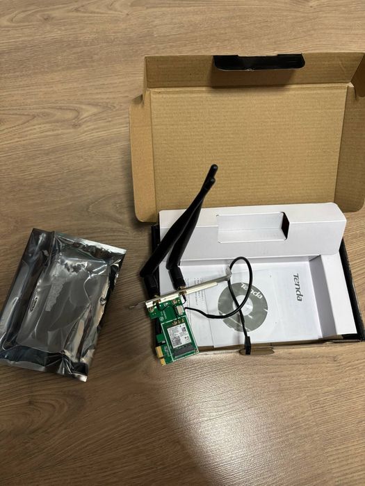 Мрежова карта Tenda E30 AX3000 wireless adapter