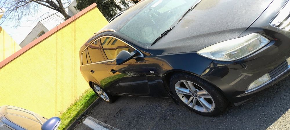 Vând Opel insignia