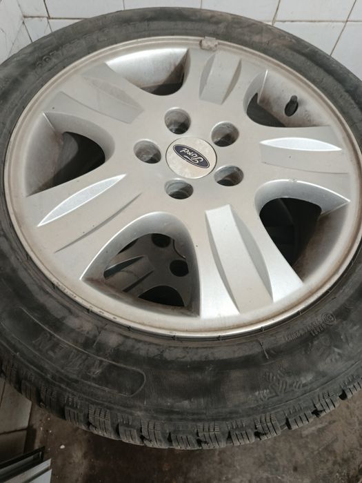 Зимни гуми 205/55 R16 с джанти  5х108 за Ford Focus Mk2