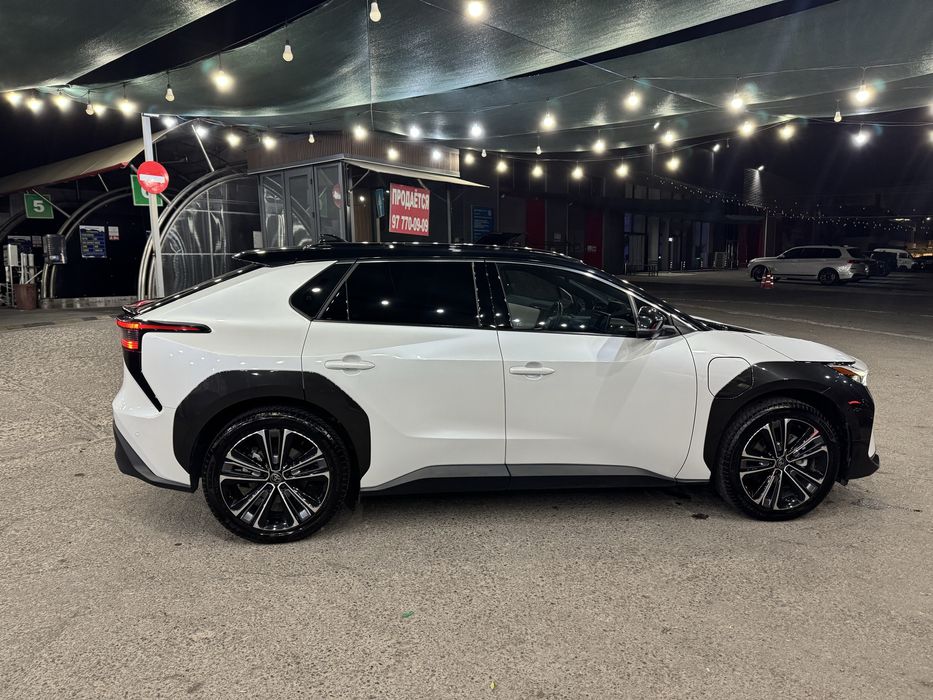 Продаётся Toyota BZ 4x  Максимальная комплектация