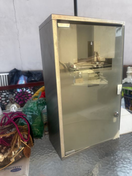 Trusa medicala pentru perete (sticla)
