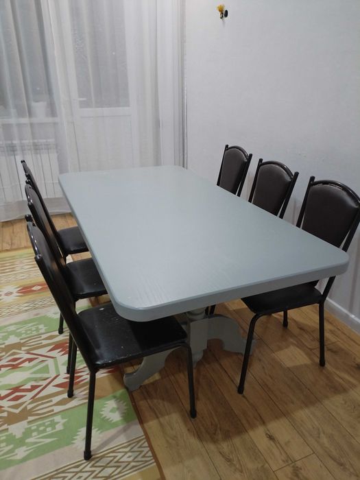 Продам кухонный стол