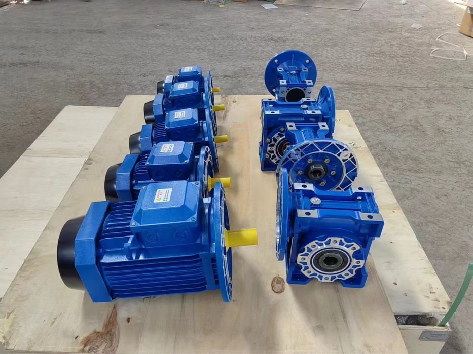 Мотор редуктор червячный