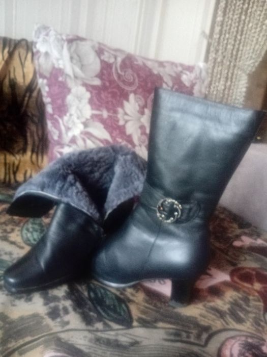 Продам зимние сапоги