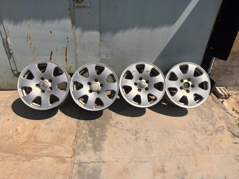 Продам диски R15 AUDI