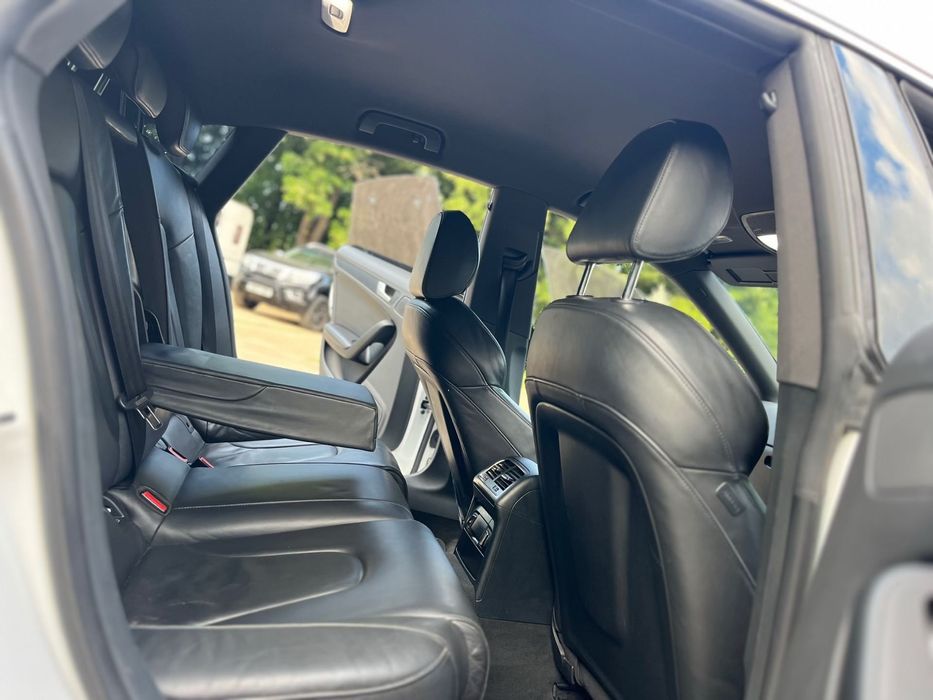 dezmembrez audi a5 facellift S-Line