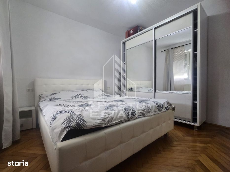 Apartament 3 camere decomandat, etaj 4/4 negociabil