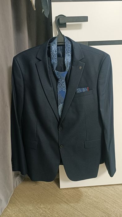 Продам Отличный костюм 50-52