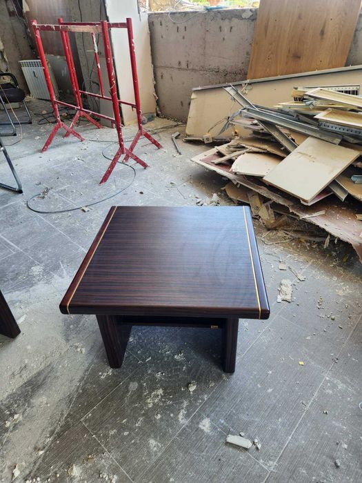 Масивно офис обзавеждане втора употреба