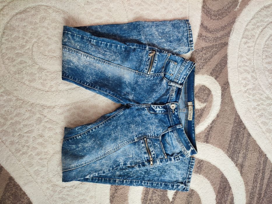 Дънки размер С/М - сини, сиви и черни