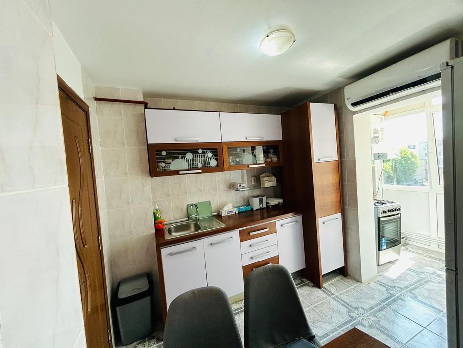 Închiriez apartament 2 camere cartier 1 mai