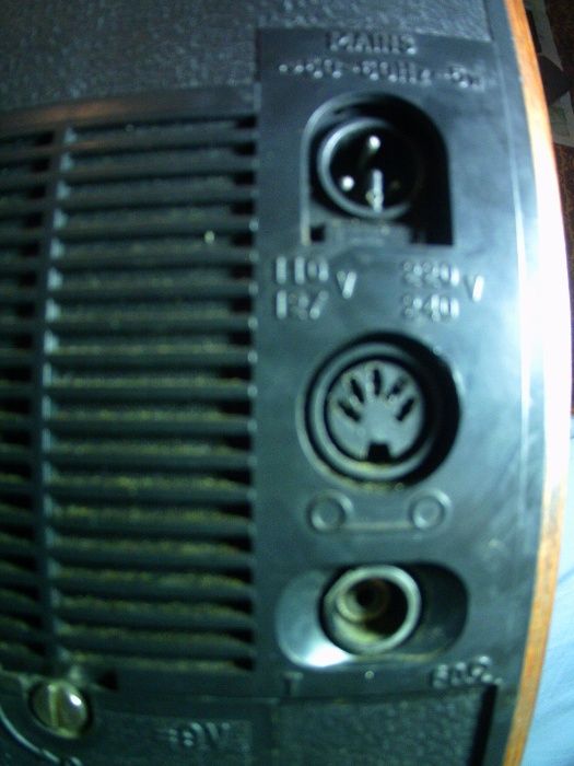 De vanzare radio retro model selena B211