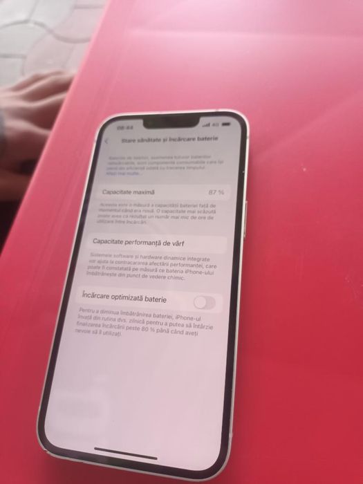 Vand iphone 13 impecabil
