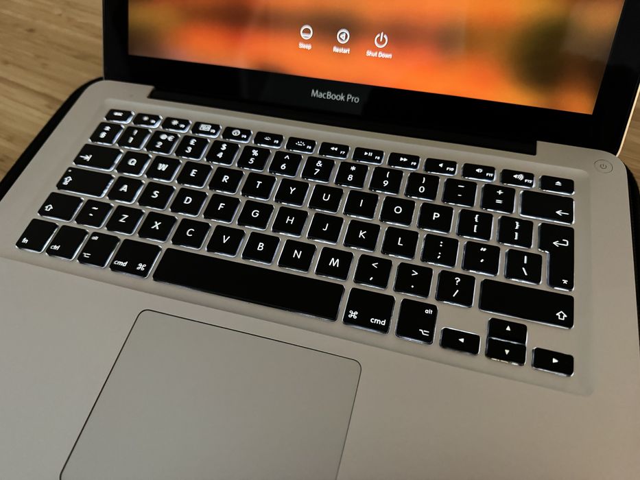 Macbook Pro 13” 2010 Intel 2.66Ghz 8GB RAM