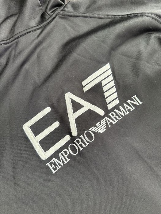 Emporio Armani суйтчер