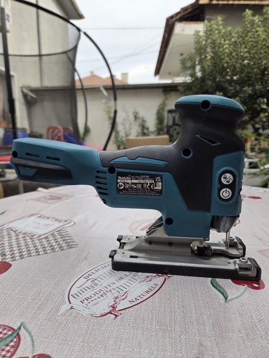 Акумулаторен прободен трион MAKITA DJV181