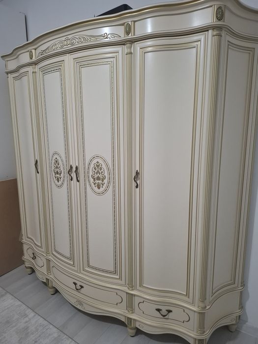Продам шкаф натуральный