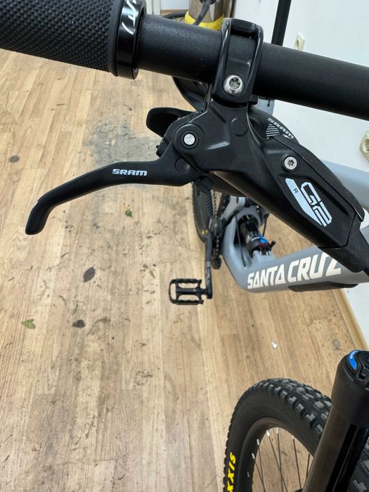 Santa Cruz Hightower Carbon 2022 Enduro Bike