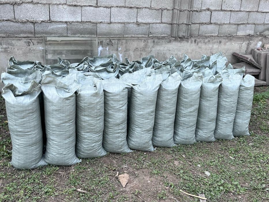 Песок Отсев  Сникерс Глина Щебень