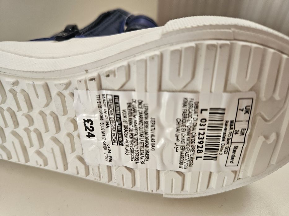Adidasi Marks And Spencer 24