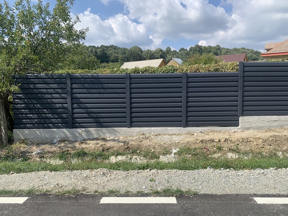 Tabla cutata T35 – alegere ideala pentru gard modern