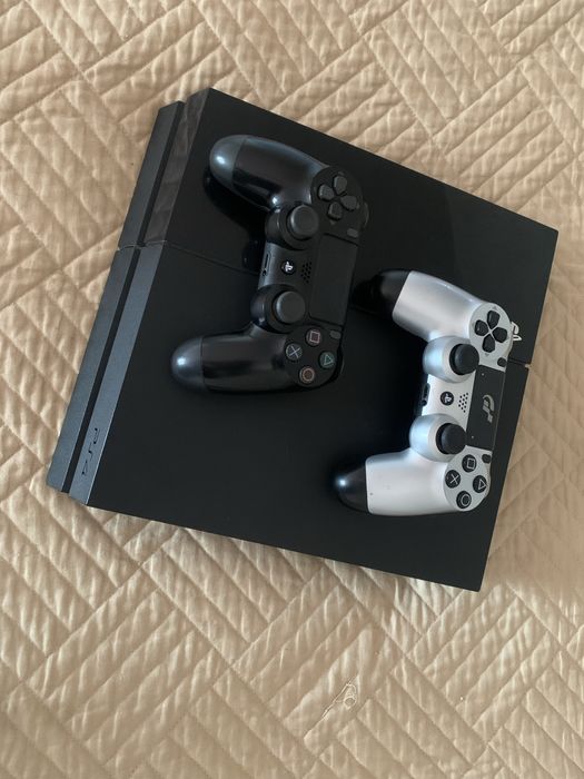 Обменяю прошитую PS4 1 тб цена 110