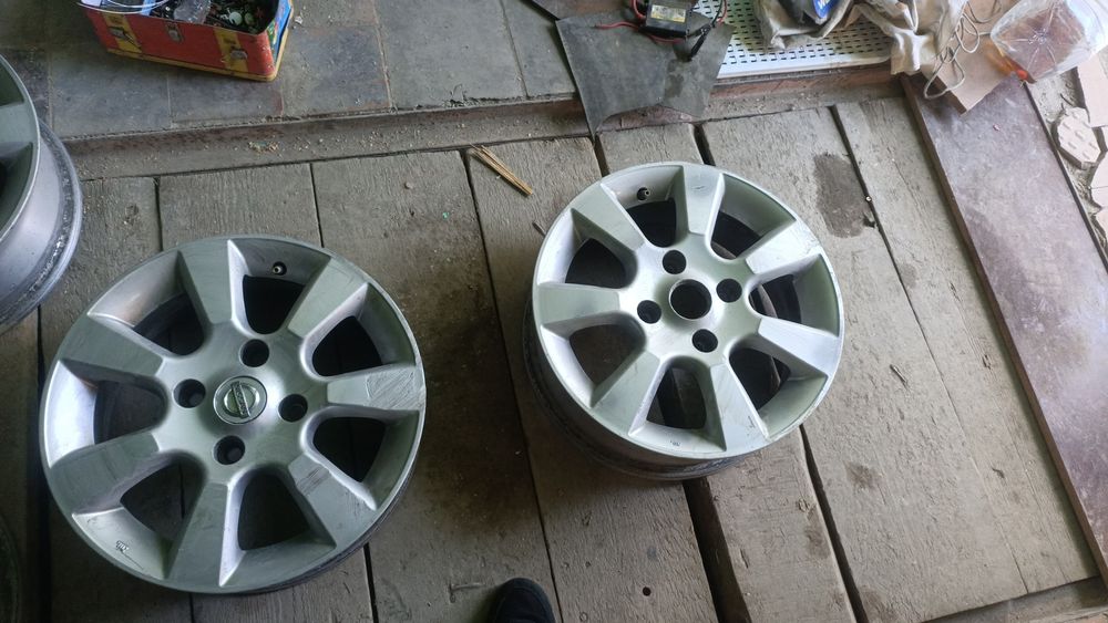 Продам диски на Ниссан тида верса