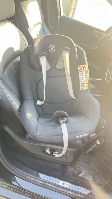 Детско Столче за кола с основа Maxi Cosi