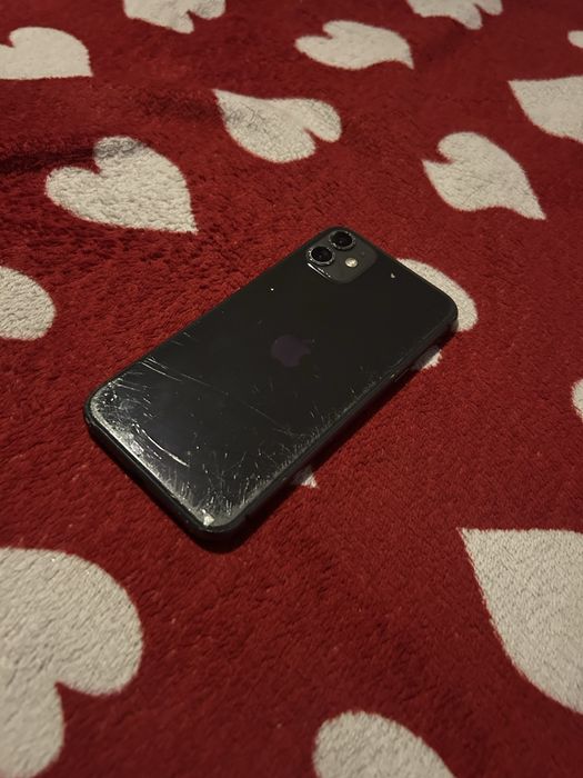 Vand iphone 11 sanatate 89 in stare buna de functionare