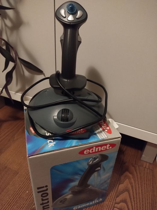 Joystick ednet conexiune prin game port