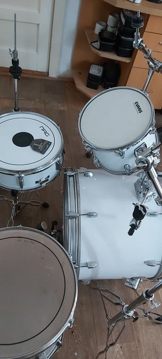 Vând set de tobe Yamaha