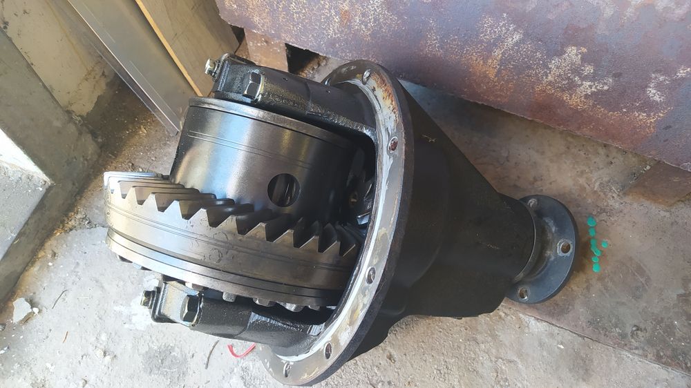 Продам задний мост в сборе на Делику