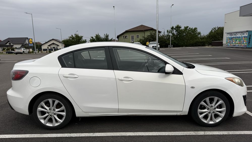 De vanzare Mazda 3 benzina 1.6 2010 213.500 KM
